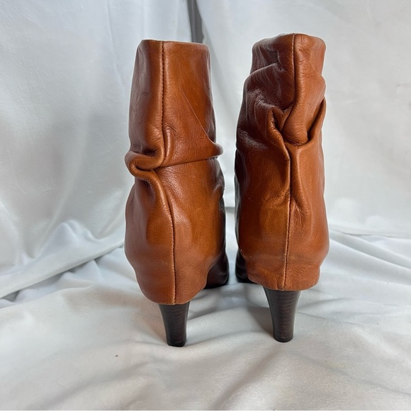 STEVE MADDEN Women's Fold Over Camel Leather Pull-On Heeled Boots 7.5 M - Picture 6 of 7